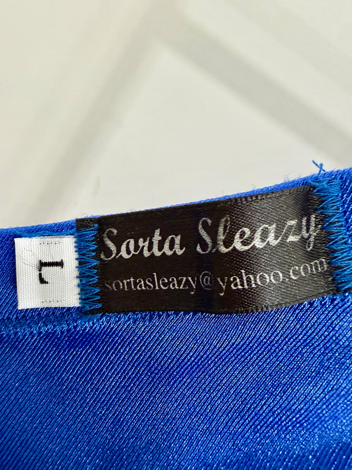 Sorta Sleazy Lycra Blanket – Large (78–80”) – Royal Blue & Black