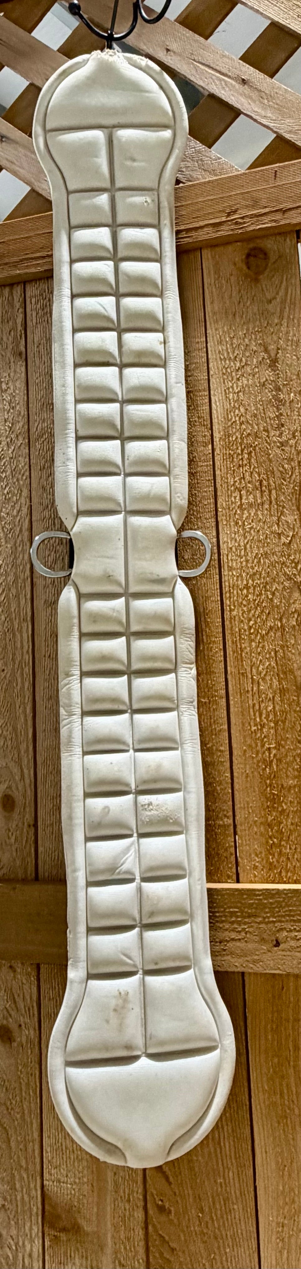 Used Weaver AirFlex Western Cinch with Roll Snug Buckles – 36”