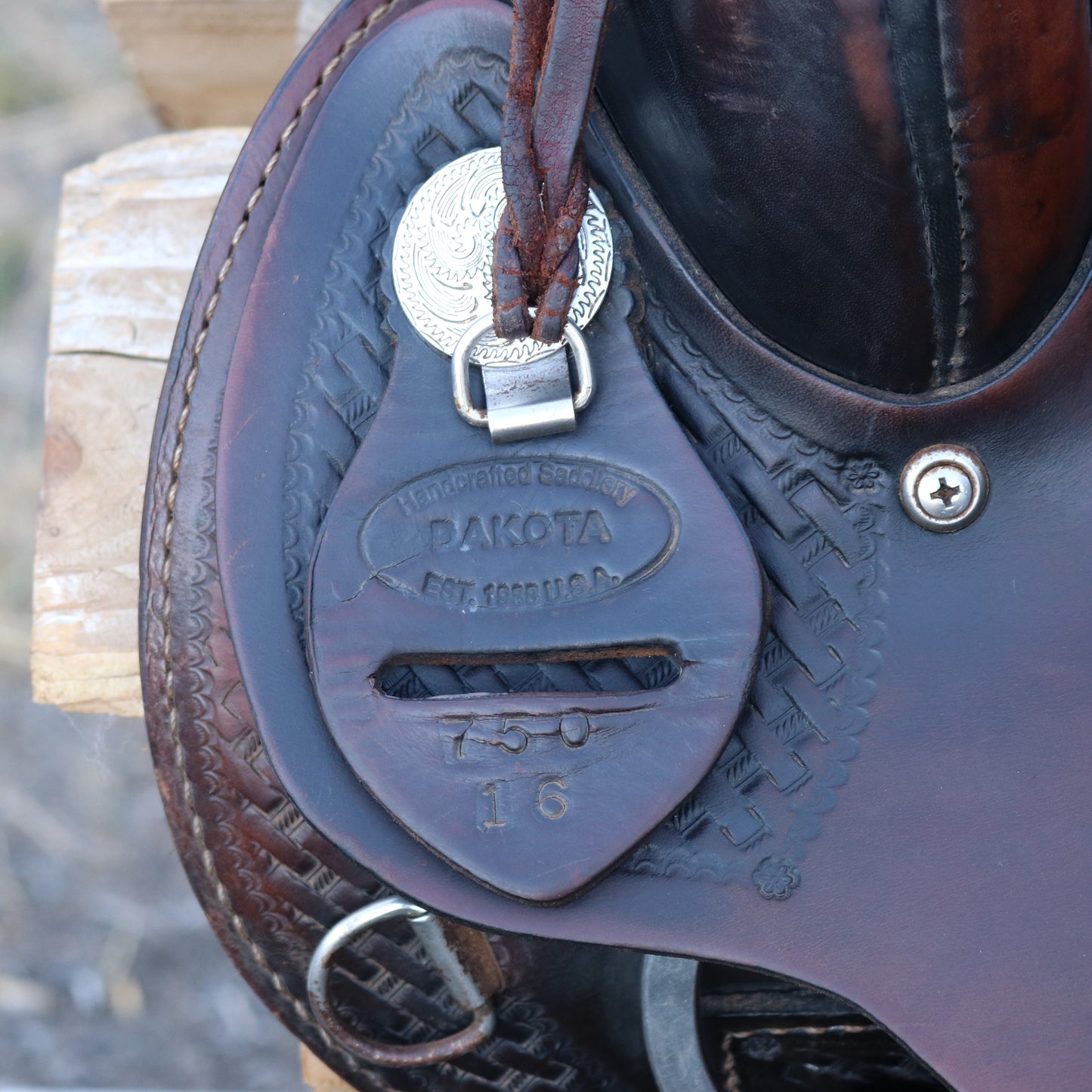 Dakota 750 Gaited Western Trail Saddle – 16” Seat – Dark Oil