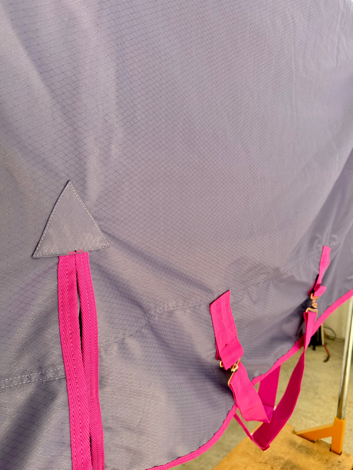 NWT Derby House Turnout Sheet with Attached Neck – 69” – Lavender & Hot Pink