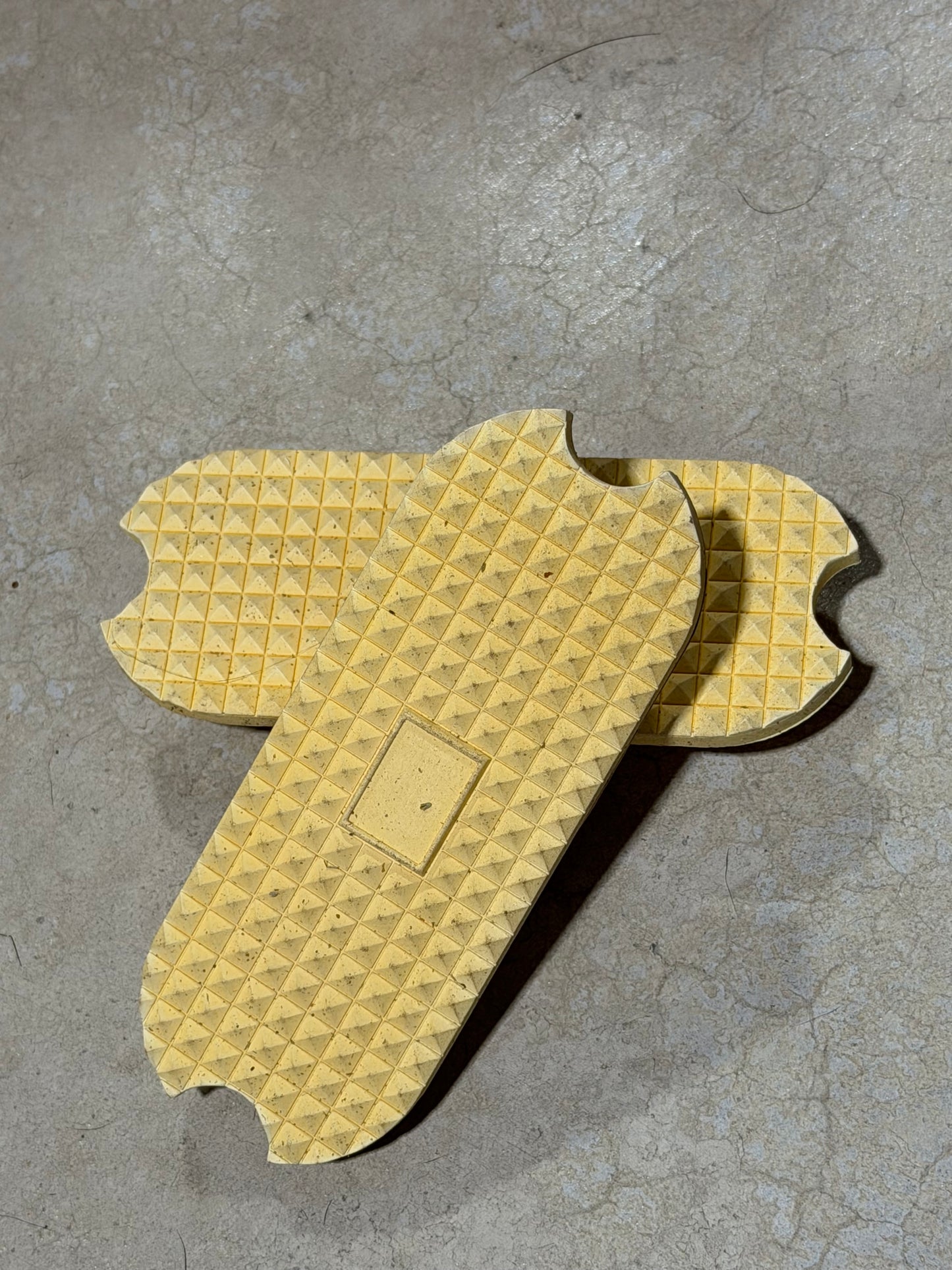 Used English Stirrup Iron Pads – 4 1/4”