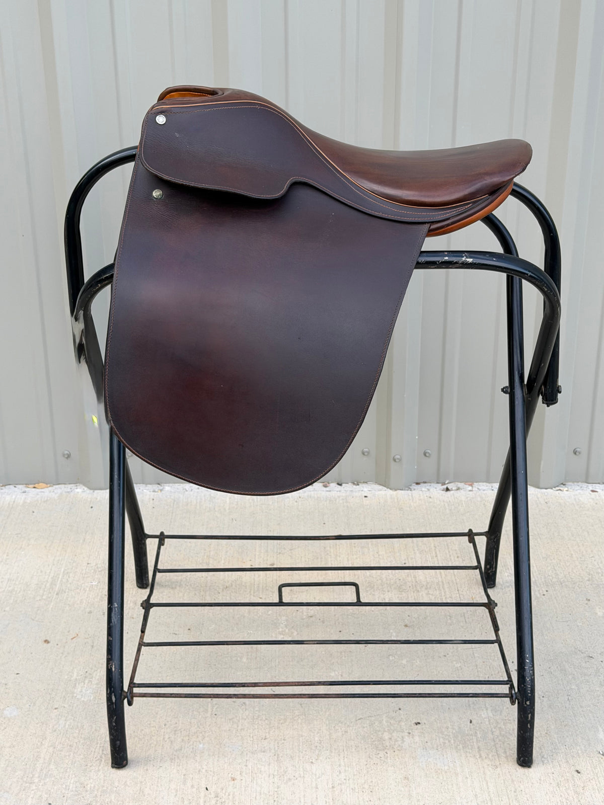Vintage Crosby English Cutback Saddle – 20” Seat – Made in England
