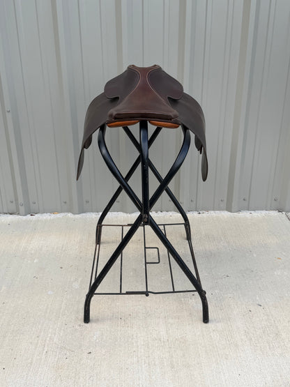 Vintage Crosby English Cutback Saddle – 20” Seat – Made in England