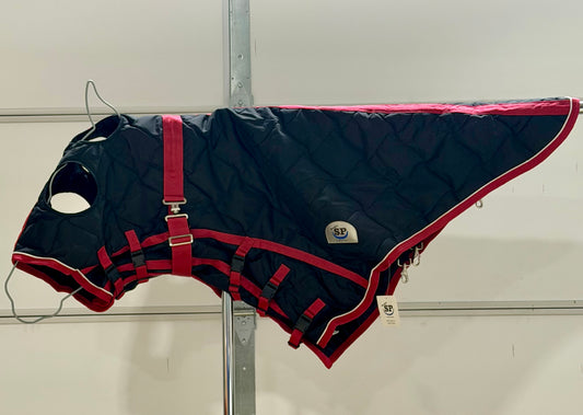 NIP SmartPak Rockin’ SP Quilted Stable Hood – Medium – Black & Red