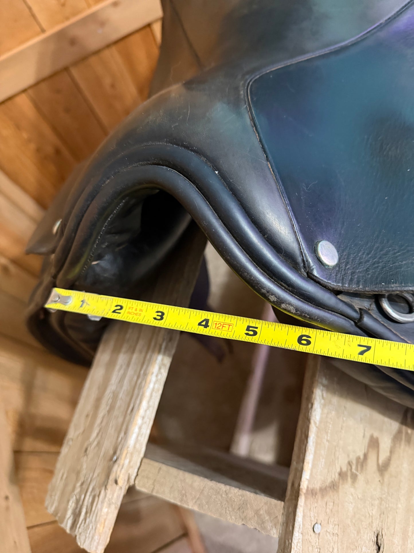 County Saddlery Dressage Saddle – 16.5” Seat, Medium Tree (5.5” Gullet)