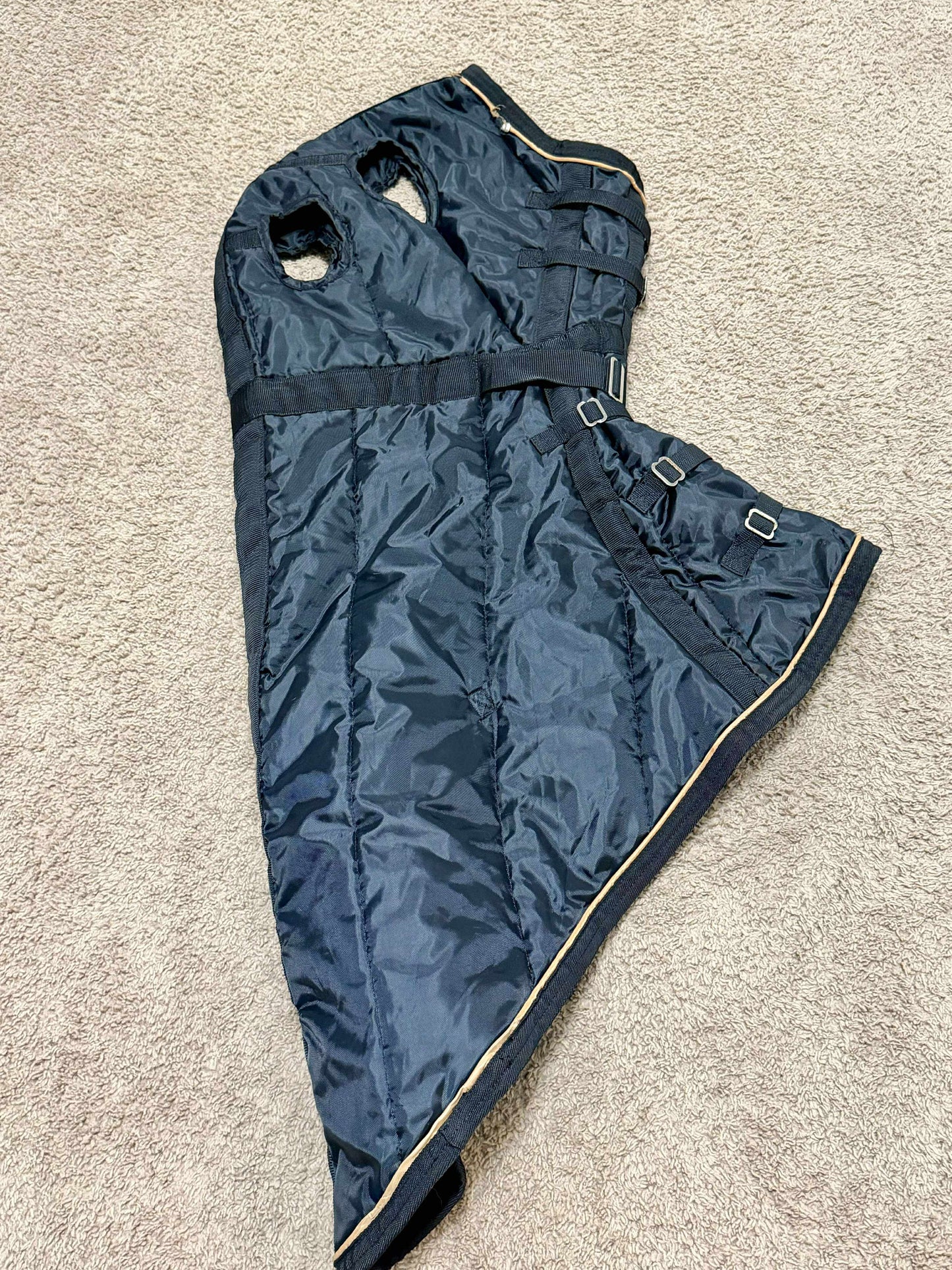 USED Weaver Quilted Stable Hood – Size Medium