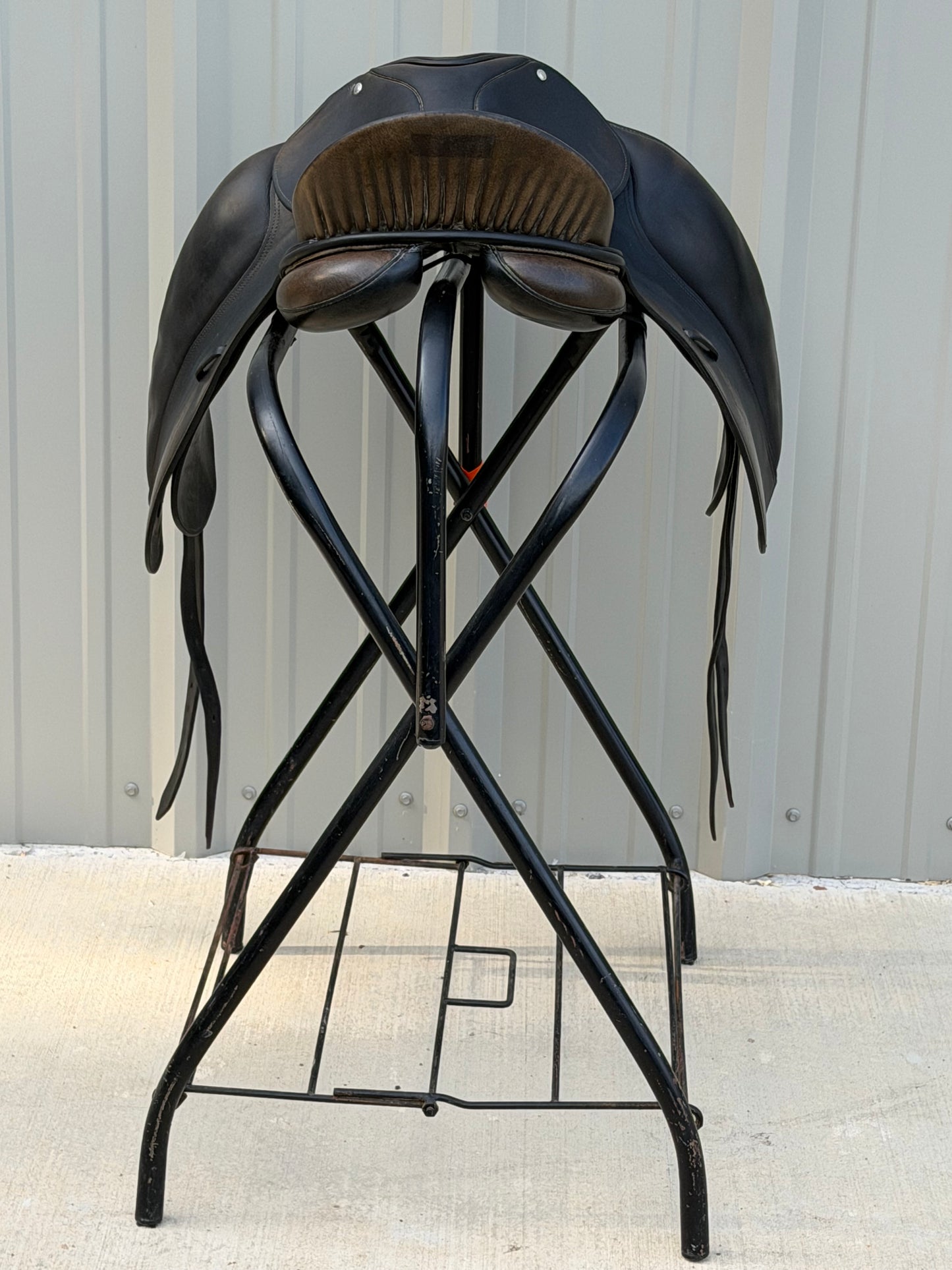 Schleese Jane Savoie Dressage Saddle – 17” – Black – Made in Canada