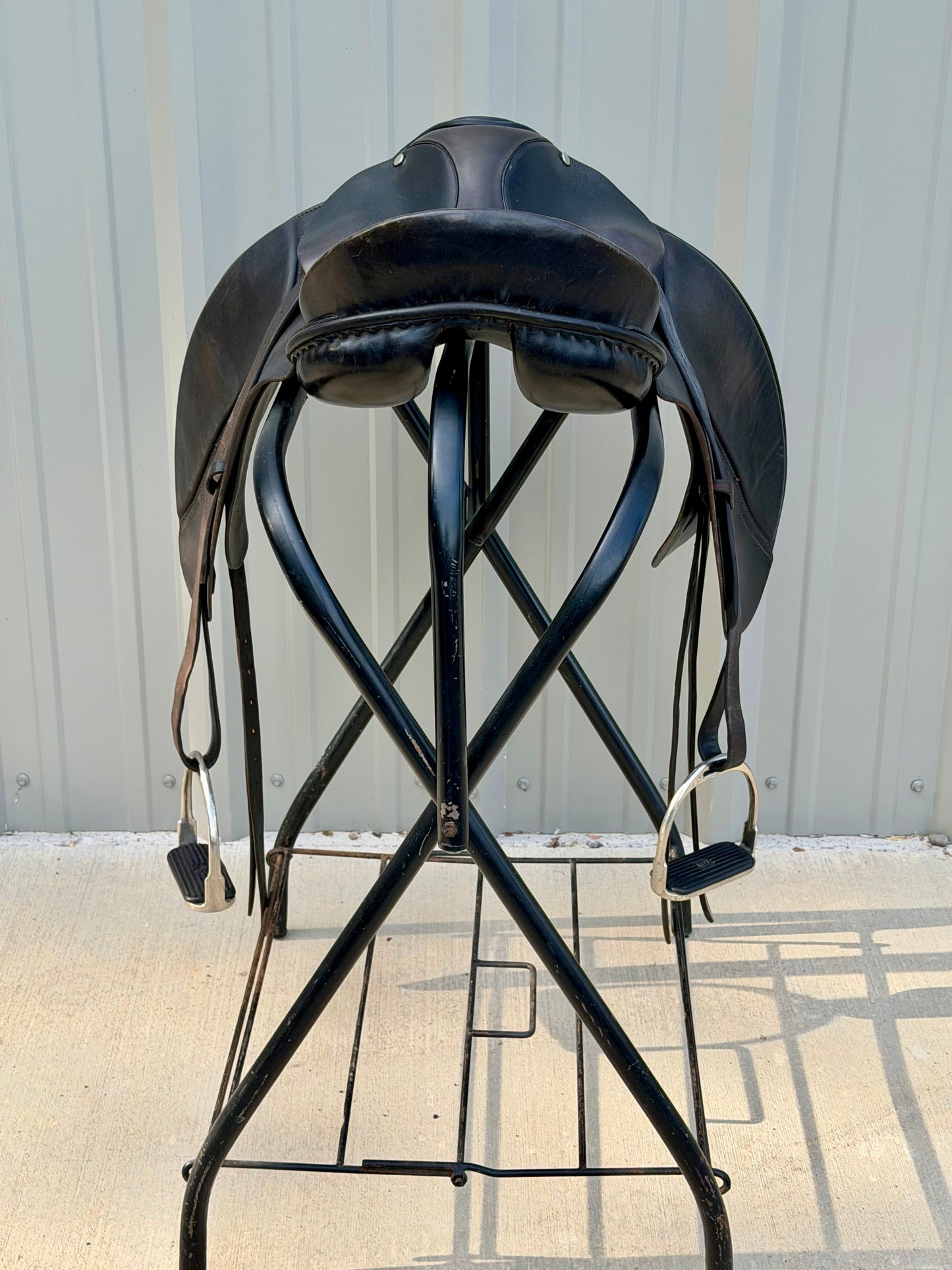 County Saddlery Competitor Dressage Saddle – 16.5” – No. 4 Fit / Medium-Wide – Black