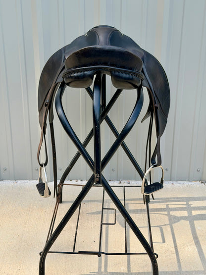 County Saddlery Competitor Dressage Saddle – 16.5” – No. 4 Fit / Medium-Wide – Black
