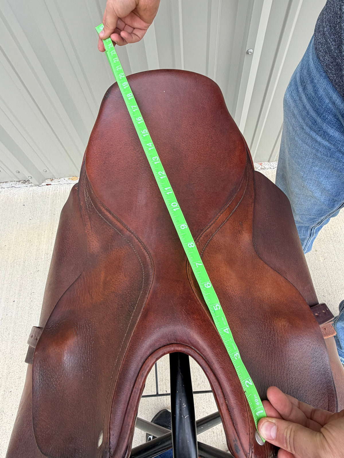 Vintage Hallmark English Cutback Saddle – Approx. 20” Seat – Made in Argentina