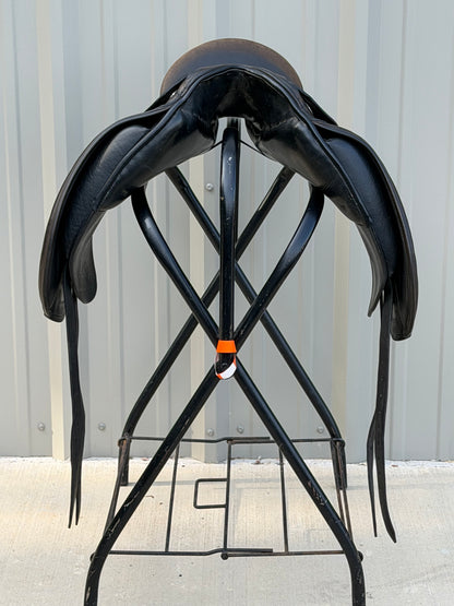Schleese Jane Savoie Dressage Saddle – 17” – Black – Made in Canada