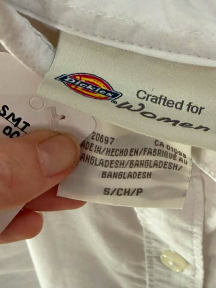 Dickies Crafted for Women Short Sleeve Button-Up Shirt – White – Size Small