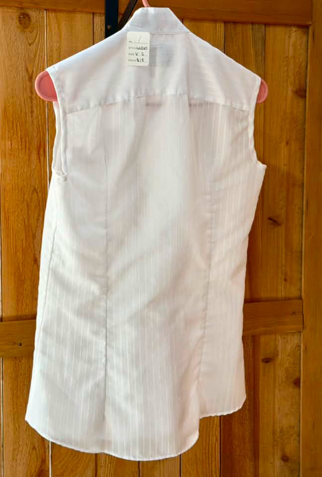 Beaufort Riding Necessities by EISERS Women’s Sleeveless Show Shirt – White