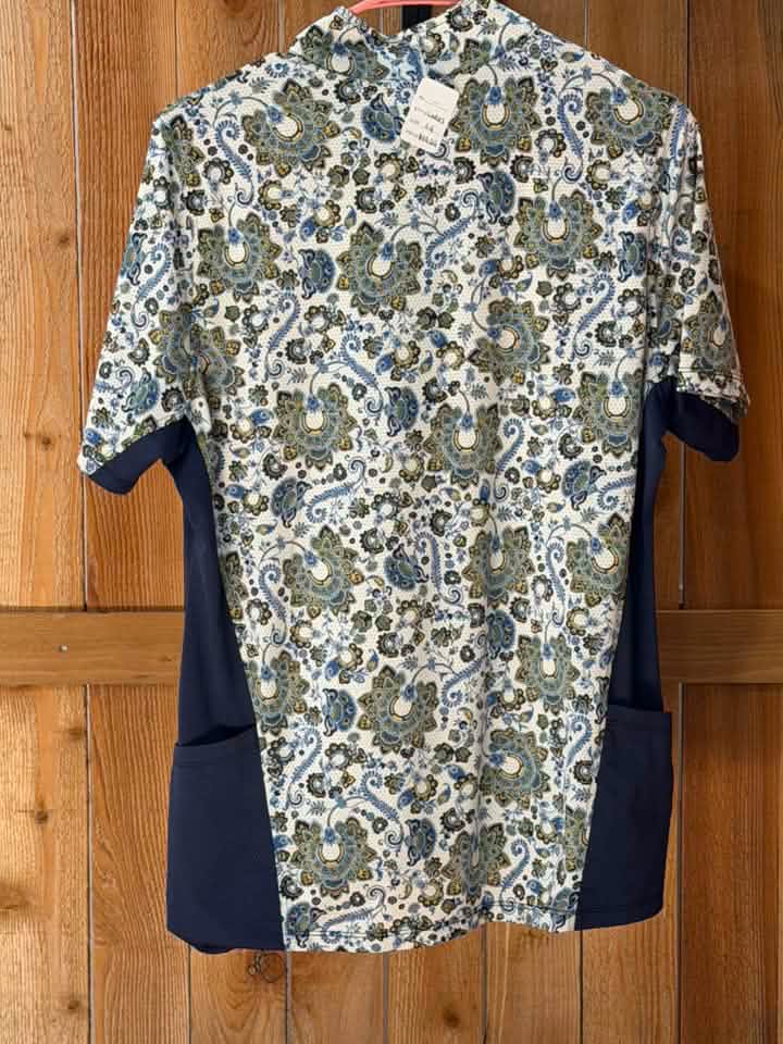 Kerrits Women’s Paisley Short Sleeve Riding Top – Size Large