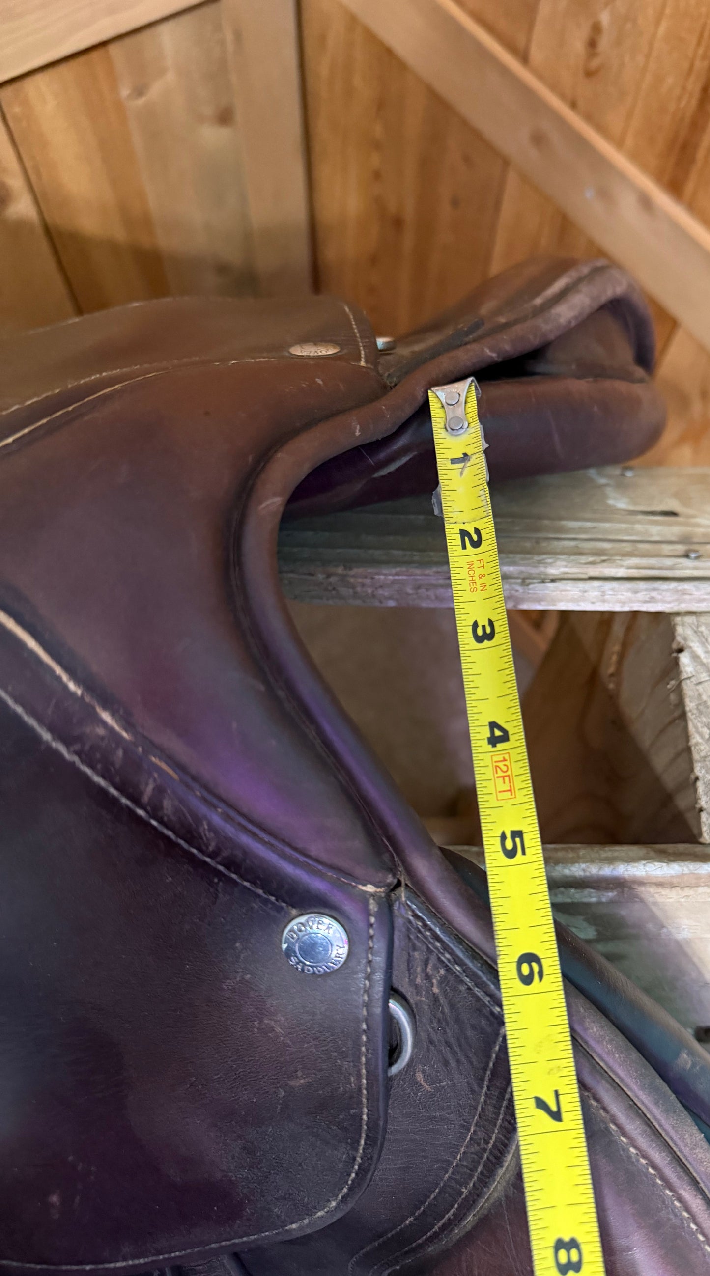 Dover Saddlery Circuit Jumper Saddle – 17.5” Seat, Medium Tree (5.5” Gullet)