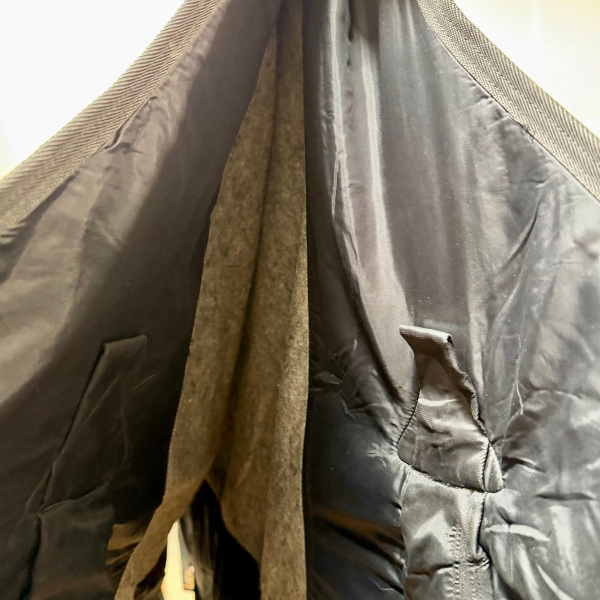 Used Toklat Timberline II Turnout Blanket – 76” – Navy Blue