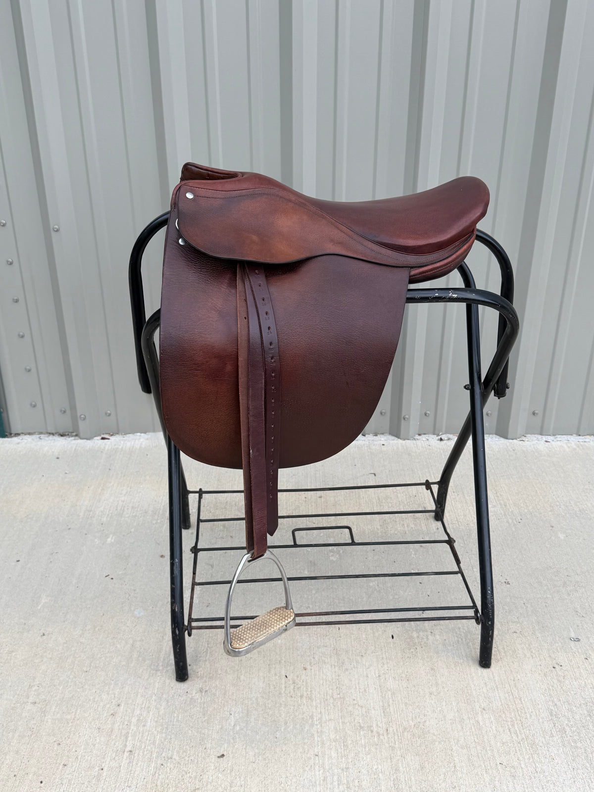 Vintage Hallmark English Cutback Saddle – Approx. 20” Seat – Made in Argentina