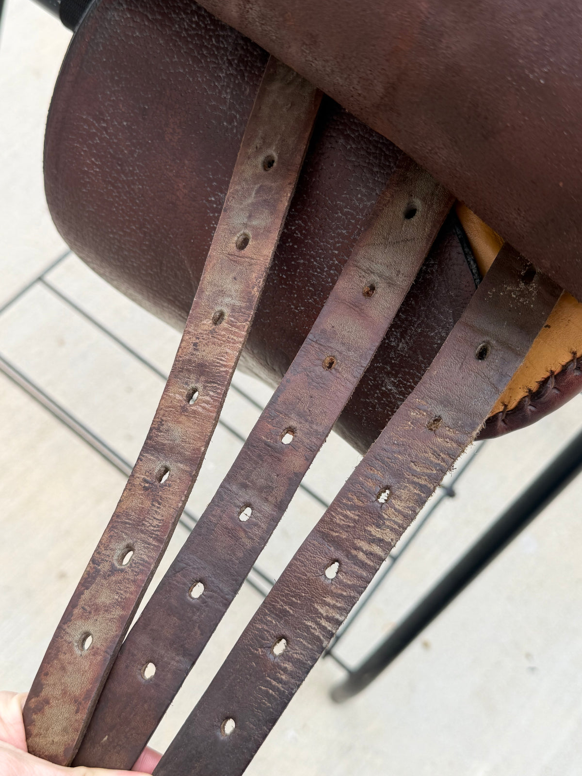 Vintage Hallmark English Cutback Saddle – Approx. 20” Seat – Made in Argentina