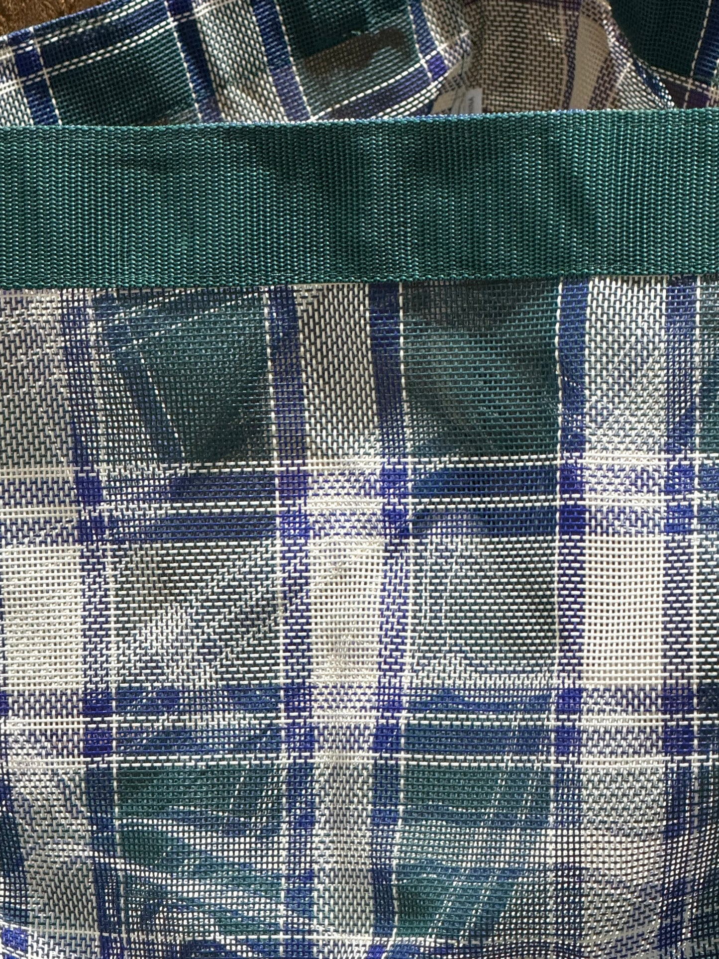 NWT ProCraft Equine Equipment Mesh Trailer Corner Feeder – Green & Navy Plaid