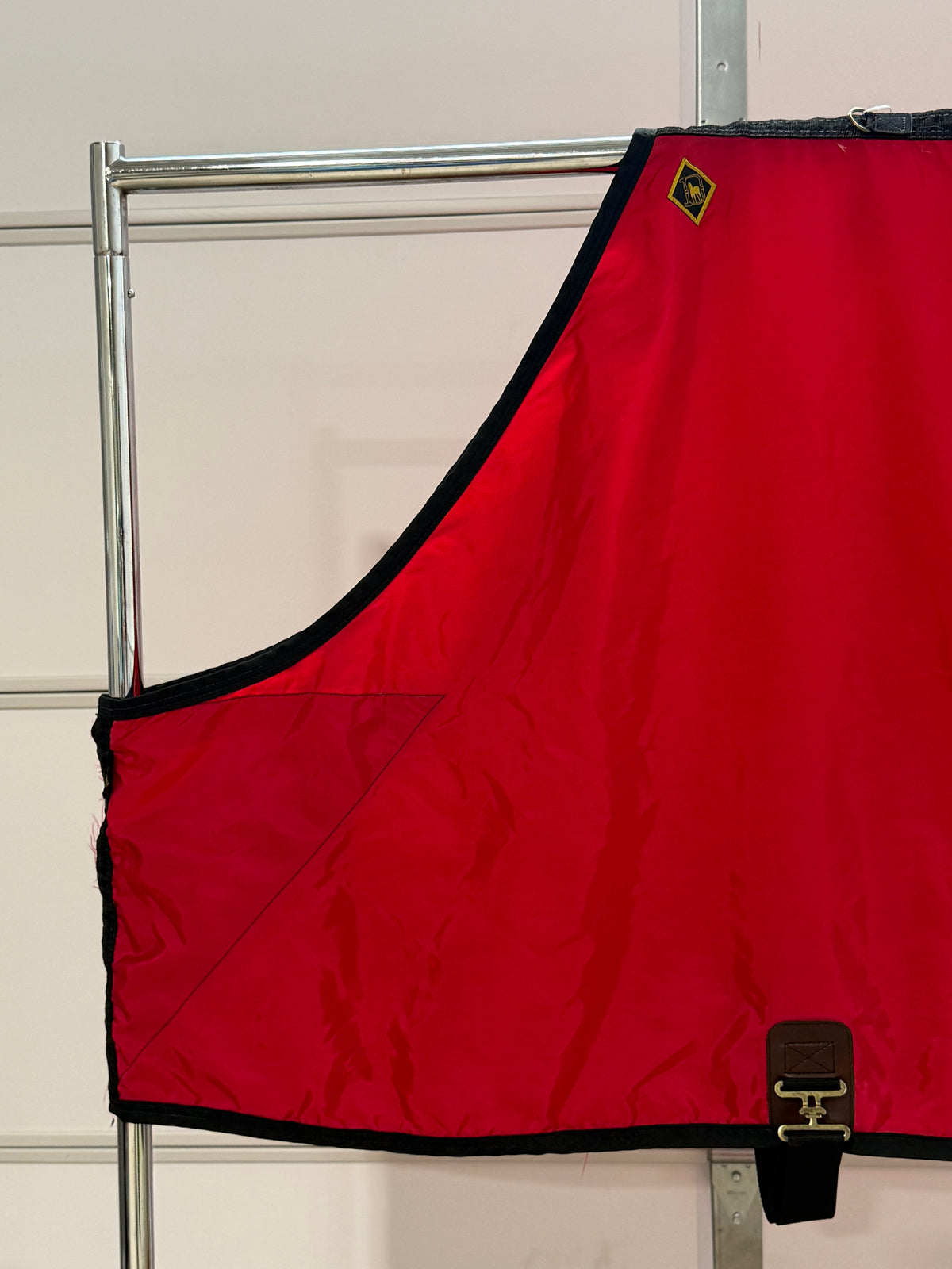 Used Big D Nylon Sheet – 78” – Red & Black
