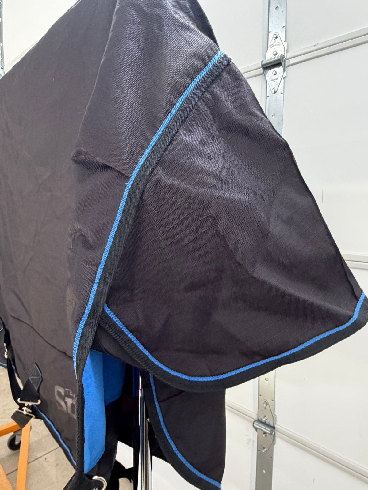 Used Horze Avalanche Pro High-Neck Heavyweight Turnout Blanket – 78”