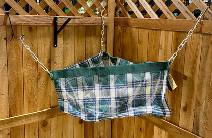 NWT ProCraft Equine Equipment Mesh Trailer Corner Feeder – Green & Navy Plaid