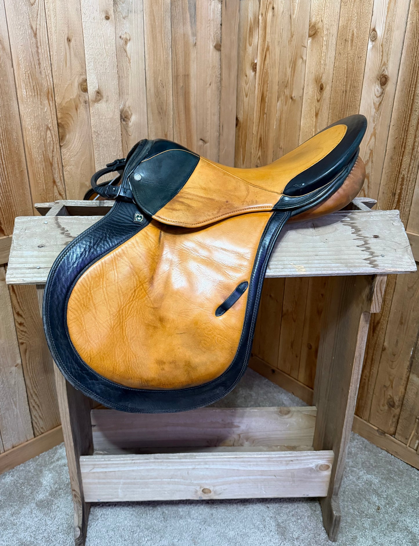 Stubben Two-Tone English All-Purpose Saddle – 17” Seat, Medium Tree (5.5” Gullet)