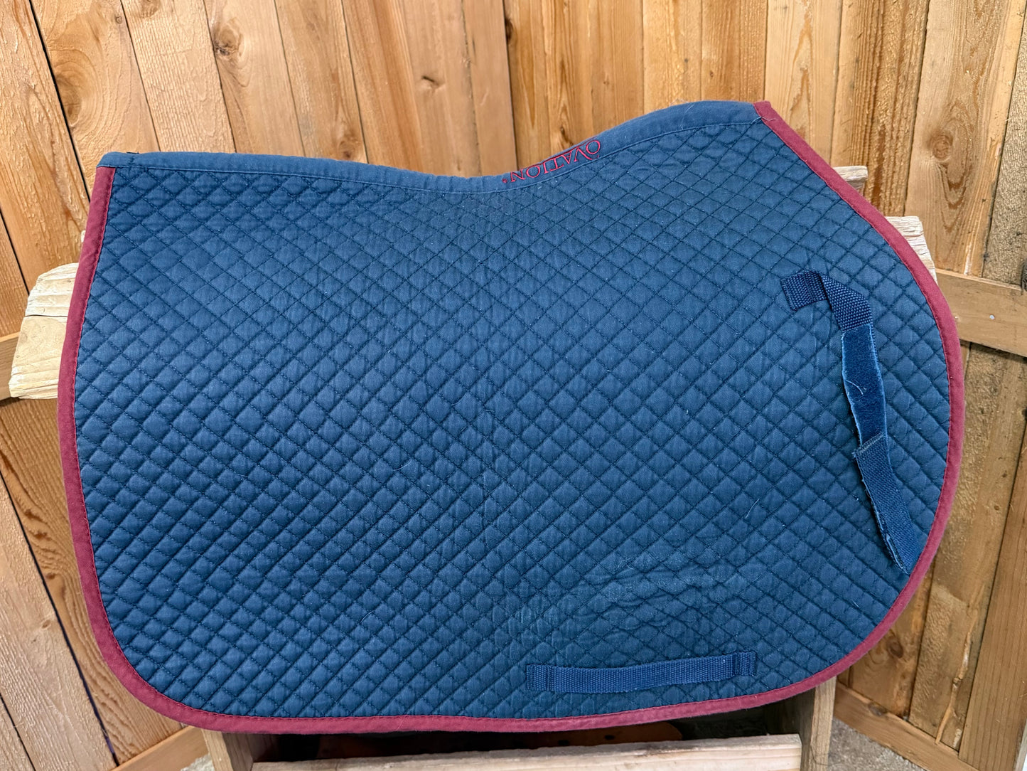 Used Ovation CoolMax AP Jumper Pad – Navy with Burgundy Trim