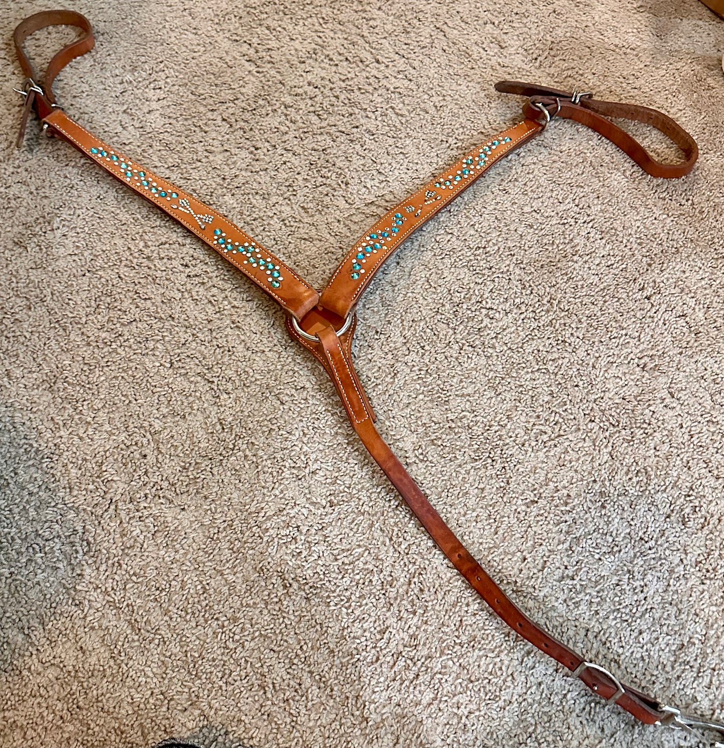 Used Weaver Breastcollar w/Rhinestones.
