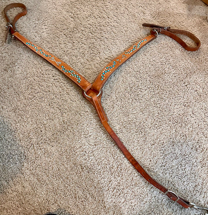 Used Weaver Breastcollar w/Rhinestones.