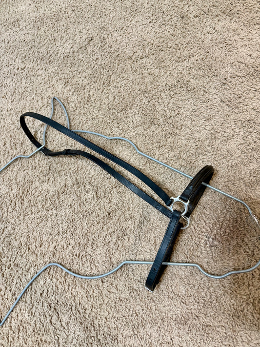 Used Black Drop Nose Cavesson – Raised Leather Noseband, Buckles Over Poll