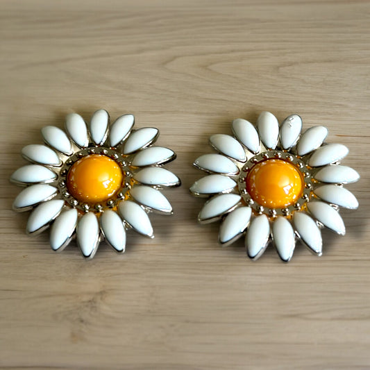 2 Pack Yellow Bling Daisy 1-1/4 Inch Concho