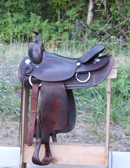 Dakota 750 Gaited Western Trail Saddle – 16” Seat – Dark Oil