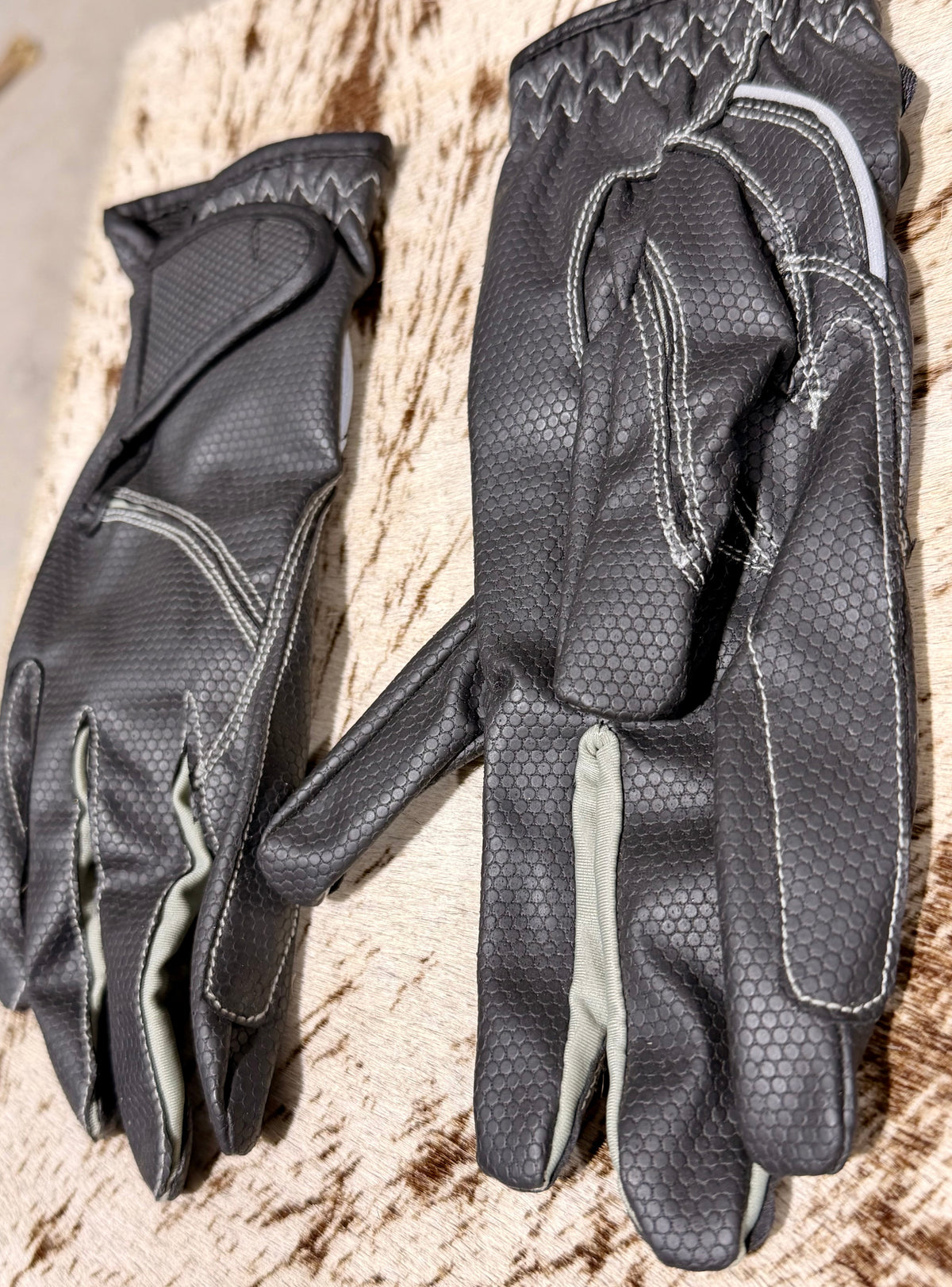 Used Ladies Riding Gloves • Dark Brown & Grey • Size Medium